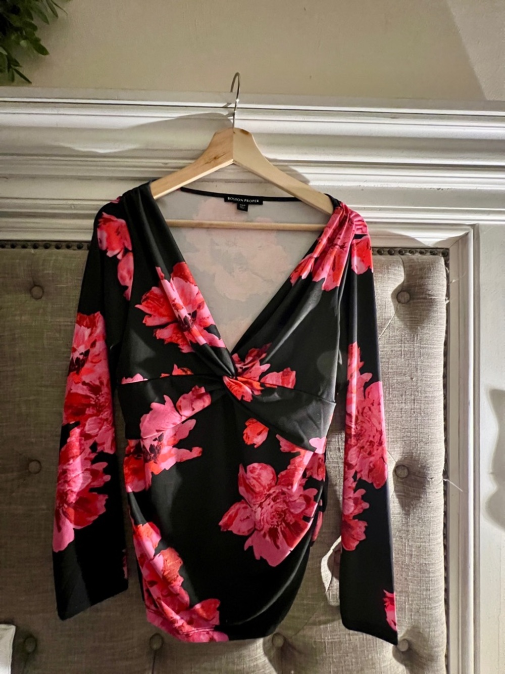 Boston Proper Mini Petals TwistTop -Small Quiet Luxury Date Night. ✨